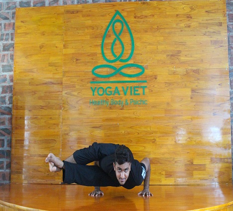Tập Yoga với giáo viên Ấn Độ ở Vĩnh Yên